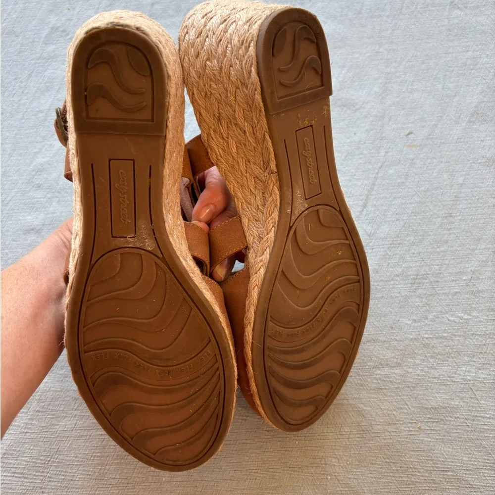 Easy Street Tan Wedge Sandals 9.5 Adjustable Strap EUC